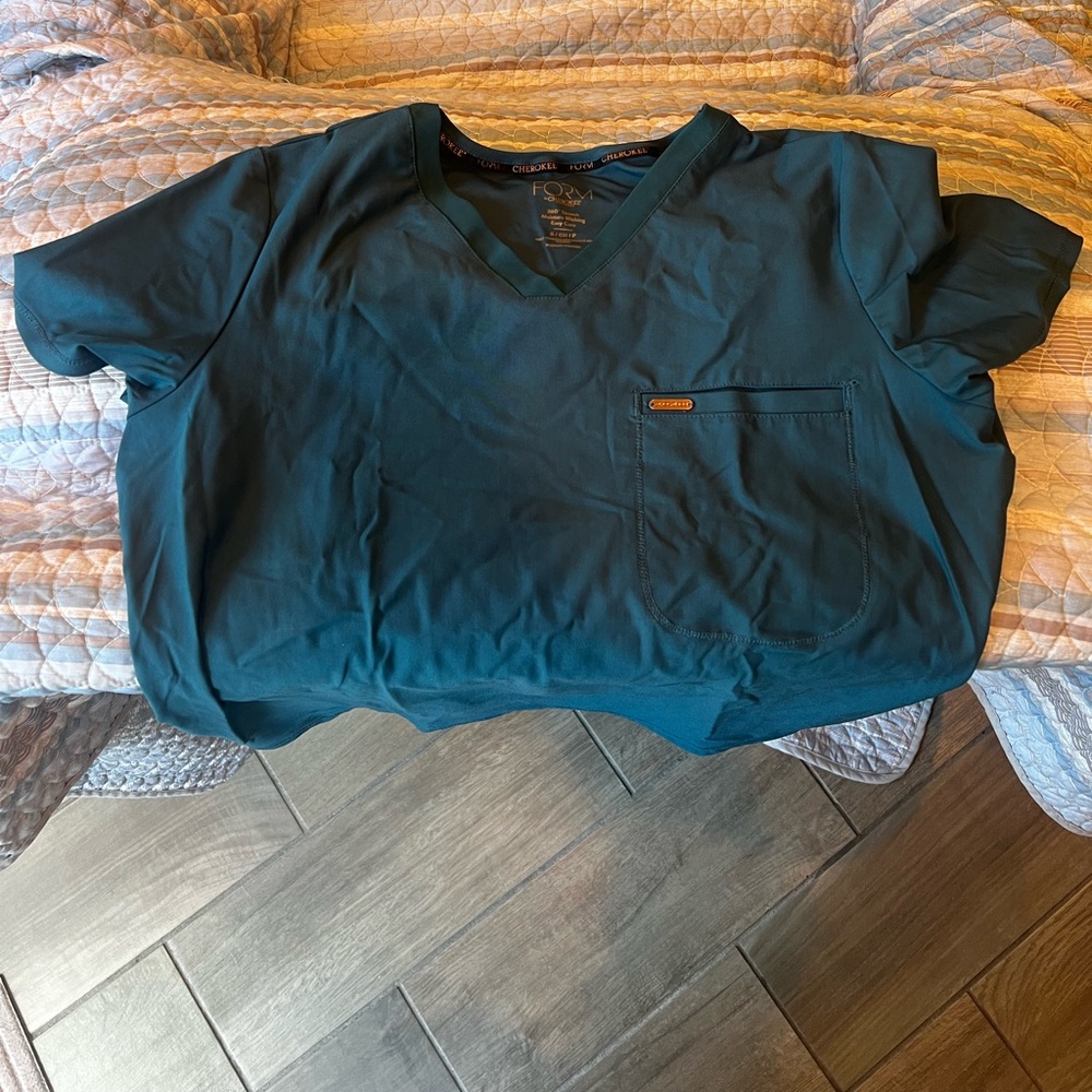 Cherokee scrub top
